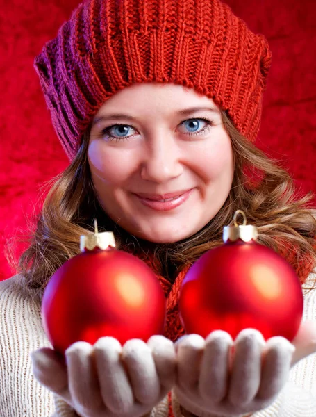 Winter Mensen Geluk Concept Vrouw Sjaal Handschoenen Met Grote Sneeuwvlok Rechtenvrije Stockfoto's