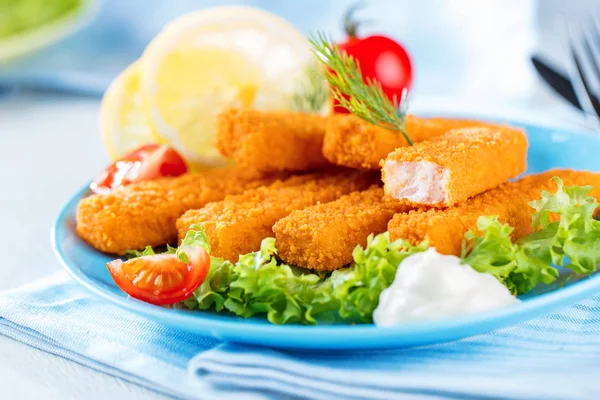 Stekt Fiskpinnar Fiskpinnar Fiskpinnar Med Citron Och Såser Redo Att — Stockfoto