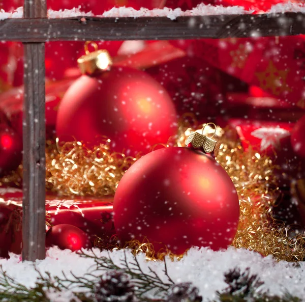 Vánoce Zátiší Starým Dřevěným Oknem Pozadí Oslavy — Stock fotografie