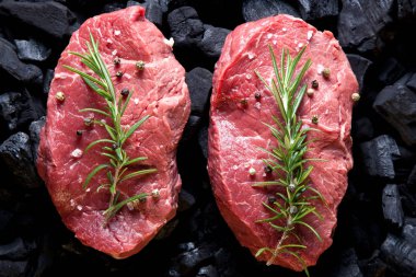 Kömür sığır eti biftek.