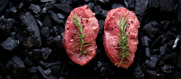Kömür sığır eti biftek.