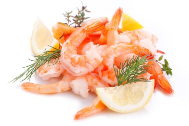 Beyaz arkaplanda karides izole edildi