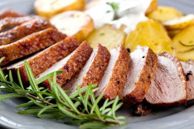 Ördek göğsü filetosu, kapat.