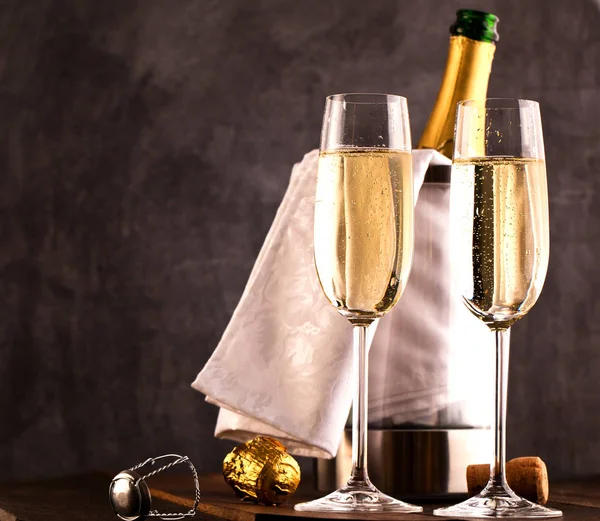 Champagneglas Och Flaska — Stockfoto