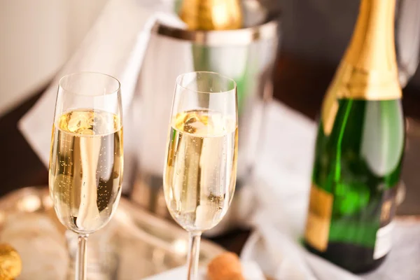 Sklenice Šampaňské Láhev — Stock fotografie