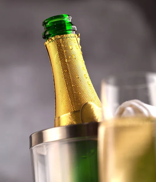 Şampanya Bardakları Şişe — Stok fotoğraf