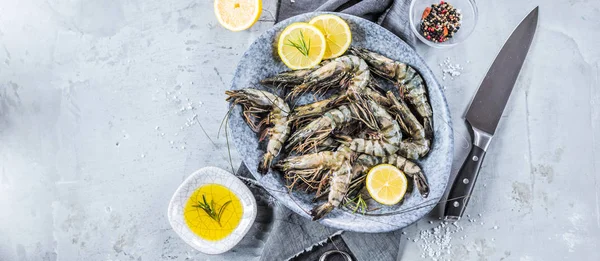 Fresh Shrimps Prawns Raw Kitchen Table Board Ingredients — Stock Photo, Image