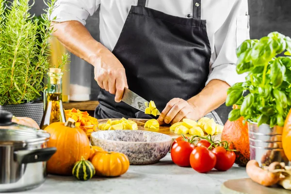 Chef Cook Preparing Vegetables His Kitchen — Stock Photo, Image