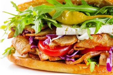 İzole lezzetli Kebap sandviç