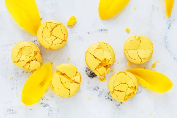 Französischer Makronenkuchen Makronen Auf Weißem Hintergrund — Stockfoto