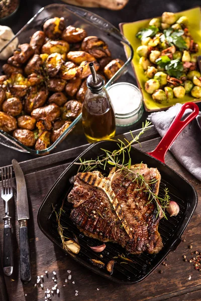 Baked Potatoes Whole Skins Thyme Rosemary Garlic — Stock Photo, Image