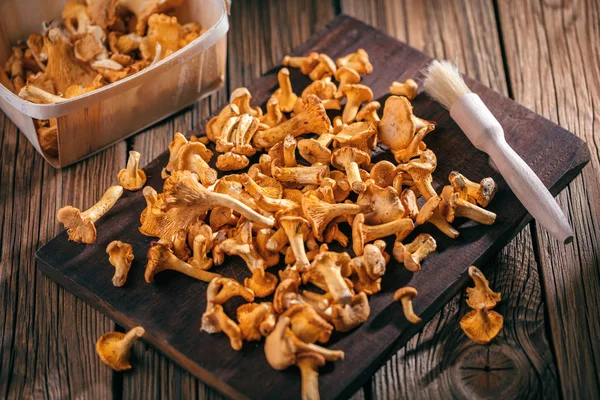 Yellow Chanterelle Mushrooms Rustic Wooden Background — Stock Photo, Image