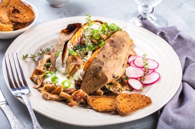 tatlı patates mantar ile