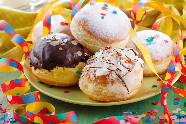 Deutsche Donuts Krapfen Oder Berliner Gefüllt Mit Marmelade — Stockfoto