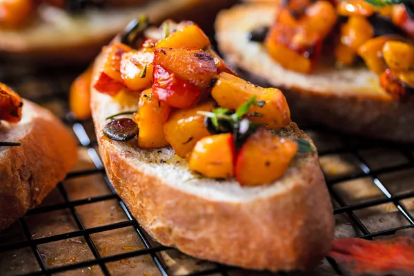 Pain Grillé Bruschetta Citrouille Tomate Carotte — Photo