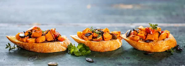 Toastový Chléb Bruschetta Dýně Rajčata Mrkev — Stock fotografie