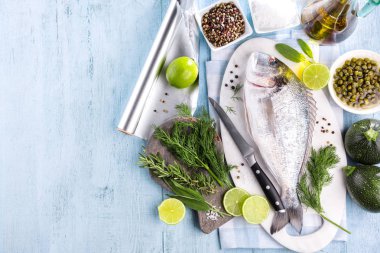 Taze dorade Royal balık