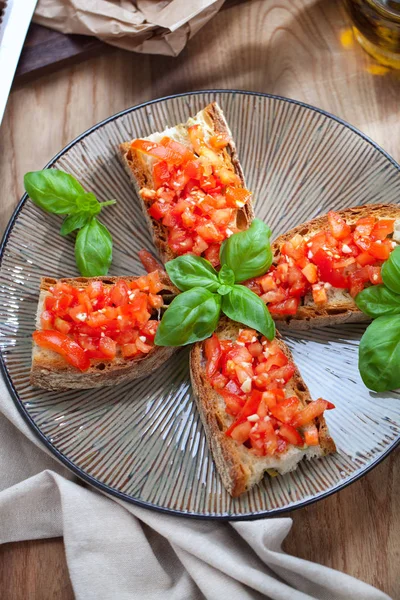 Concetto Cucina Italiana Bruschette Pesto Pomodori — Foto Stock