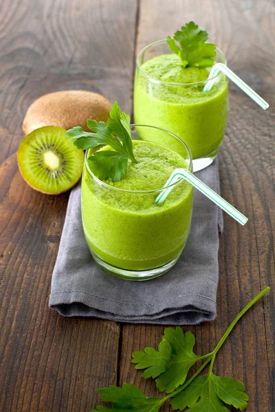 Kiwi Smoothies Und Kiwi Früchte Auf Altem Holzgrund — Stockfoto