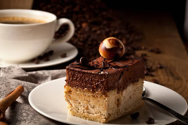 Gâteau Chocolat Sur Une Table Bois Avec Une Tasse Café — Photo