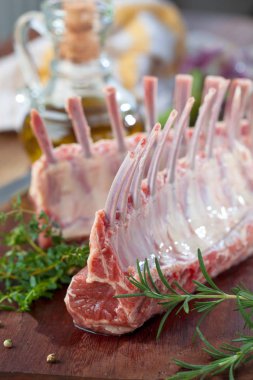 Kuzu pirzolası, kapat.