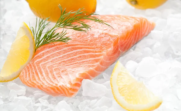 Salmone Fresco Sul Ghiaccio — Foto Stock