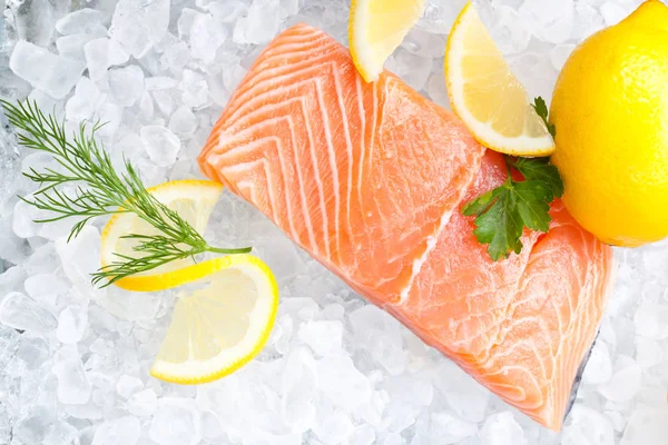 Frischer Lachs Auf Eis — Stockfoto