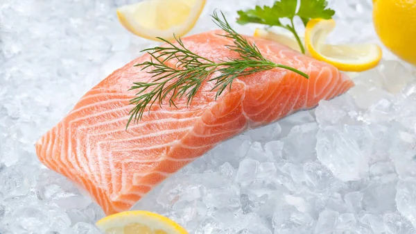 Frischer Lachs Auf Eis — Stockfoto