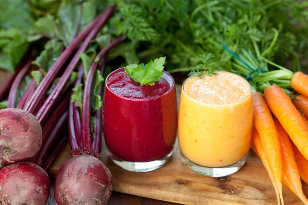 Mélanger Les Jus Betteraves Carottes Sur Fond Bois — Photo