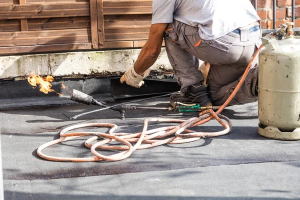 Roll Roofing Installation Propane Blowtorch Construction Works — Stock Photo, Image