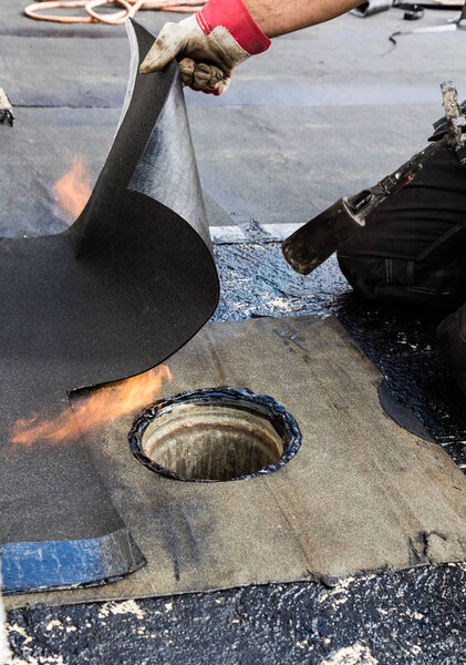 Установка плоской крыши. Обогрев и плавление битумной кровли
.