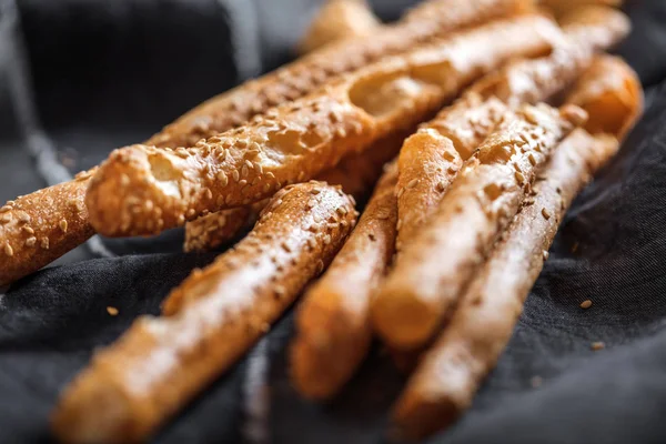 Grissini Tradicional Italiano Pães Salgados Polvilhados Com Sementes Papoula — Fotografia de Stock