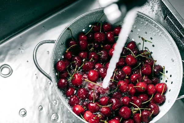 Washing Sweet Cherries Metal Colander Water Jet Close — Stock Photo, Image