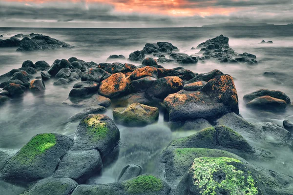 Sea Waves Lash Line Impact Rock Beach — Stock Photo, Image