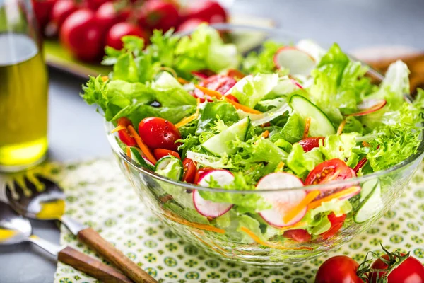 Verse Fruit Salade Grijs Beton Tabel Closeup — Stockfoto
