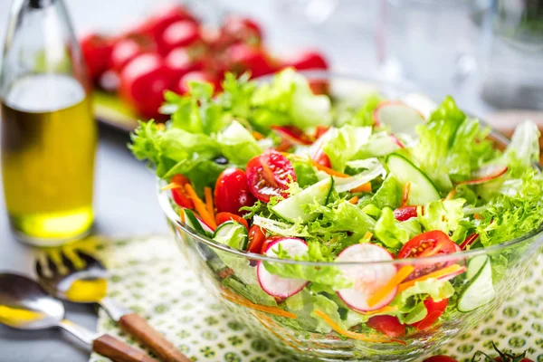 Verse Fruit Salade Grijs Beton Tabel Closeup — Stockfoto