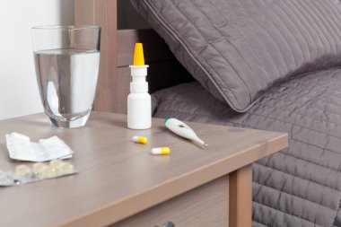 medic ilaçlar closeup görünümünü masada