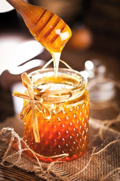 Honey Wooden Honey Dipper Wooden Table — Stock Photo, Image