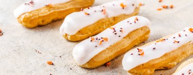 Ev yapımı kek eklerleri. Geleneksel eklerleri, profitroles klasik, eklerleri Fransız.