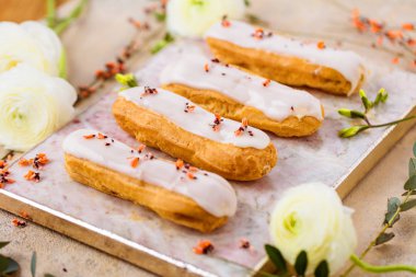Ev yapımı kek eklerleri. Geleneksel eklerleri, profitroles klasik, eklerleri Fransız.