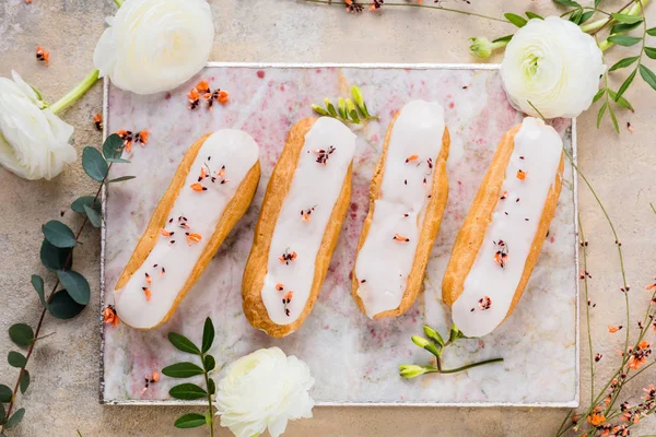 Hausgemachte Kuchen Eclairs Traditionelle Eclairs Profitrolls Classic Eclairs Französisch — Stockfoto