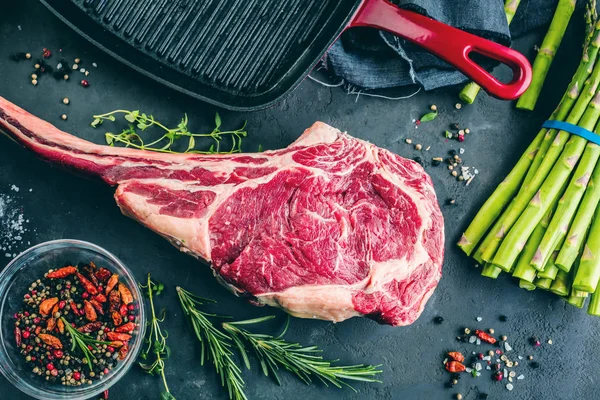 Barbacoa Seca Envejecida Wagyu Tomahawk Filete Con Espárragos Verdes Como — Foto de Stock