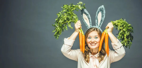 Funny Woman Fresh Carrot Picture Space Your Text — Stock Photo, Image