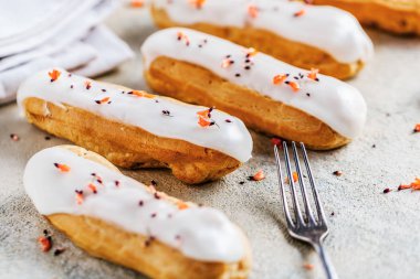 Ev yapımı kek eklerleri. Geleneksel eklerleri, profitroles klasik, eklerleri Fransız.