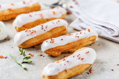 Ev yapımı kek eklerleri. Geleneksel eklerleri, profitroles klasik, eklerleri Fransız.