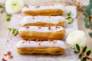 Ev yapımı kek eklerleri. Geleneksel eklerleri, profitroles klasik, eklerleri Fransız.