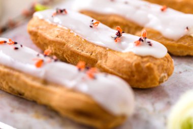 Ev yapımı kek eklerleri. Geleneksel eklerleri, profitroles klasik, eklerleri Fransız.