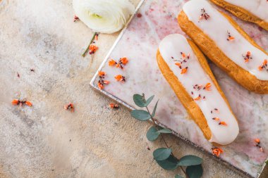 Ev yapımı kek eklerleri. Geleneksel eklerleri, profitroles klasik, eklerleri Fransız.