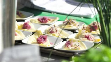 Taze Mantı pişirme taze makarna İtalyan ev yapımı. Kaynar suda kaynatın