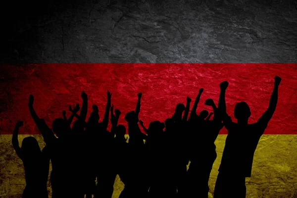 Silhuetas Fãs Com Braços Levantados Cores Bandeira Alemã — Fotografia de Stock